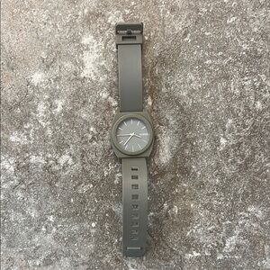 Nixon Gray Minimalist Watch with Durable Silicone Band